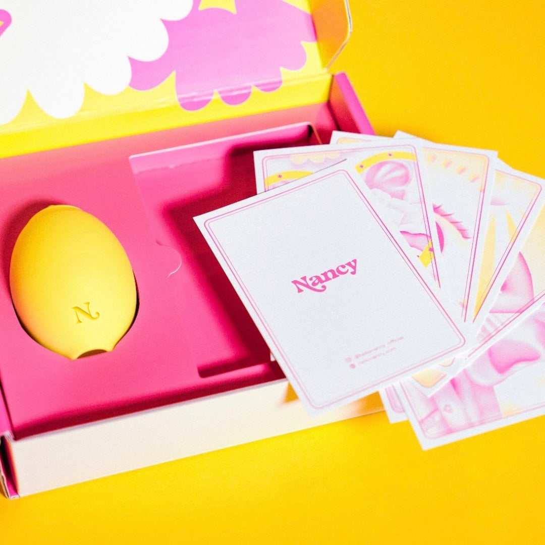 Lemon clitoral vibrator — with pouch